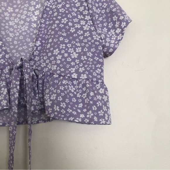 Floral Baby doll tie front crop top - Picture 3 of 5